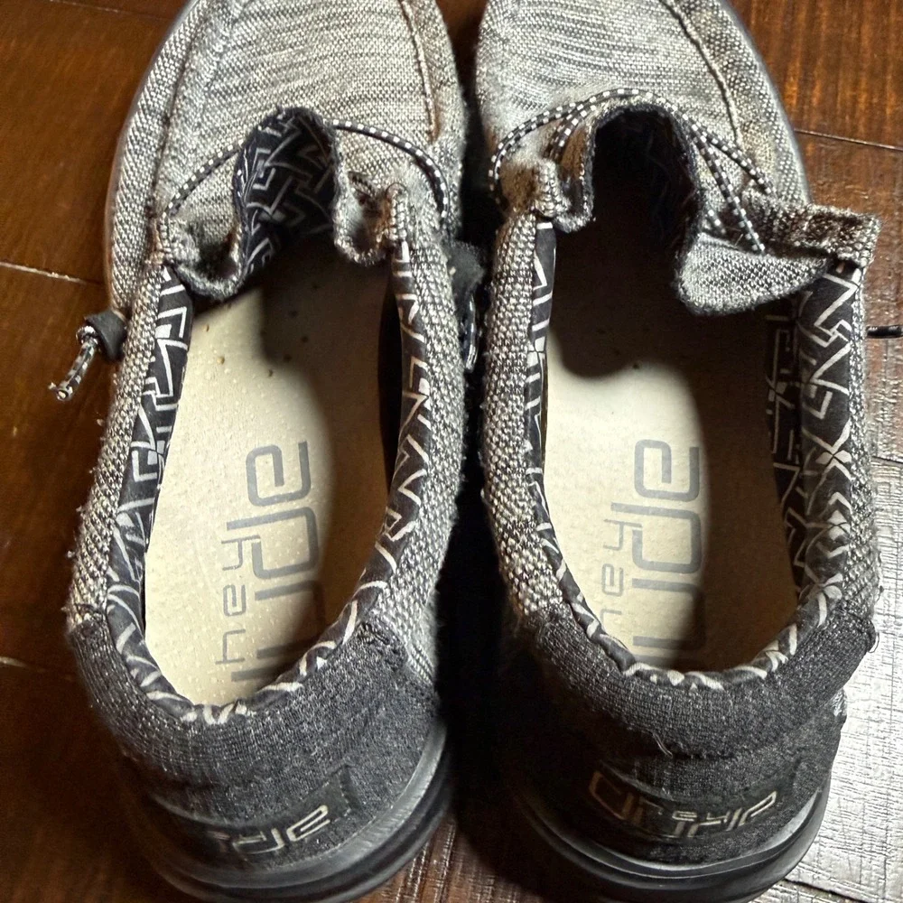 Hey Dude Wally Free Men Size 9 Fossil Grey Slip On Loafers Shoes Gray Black